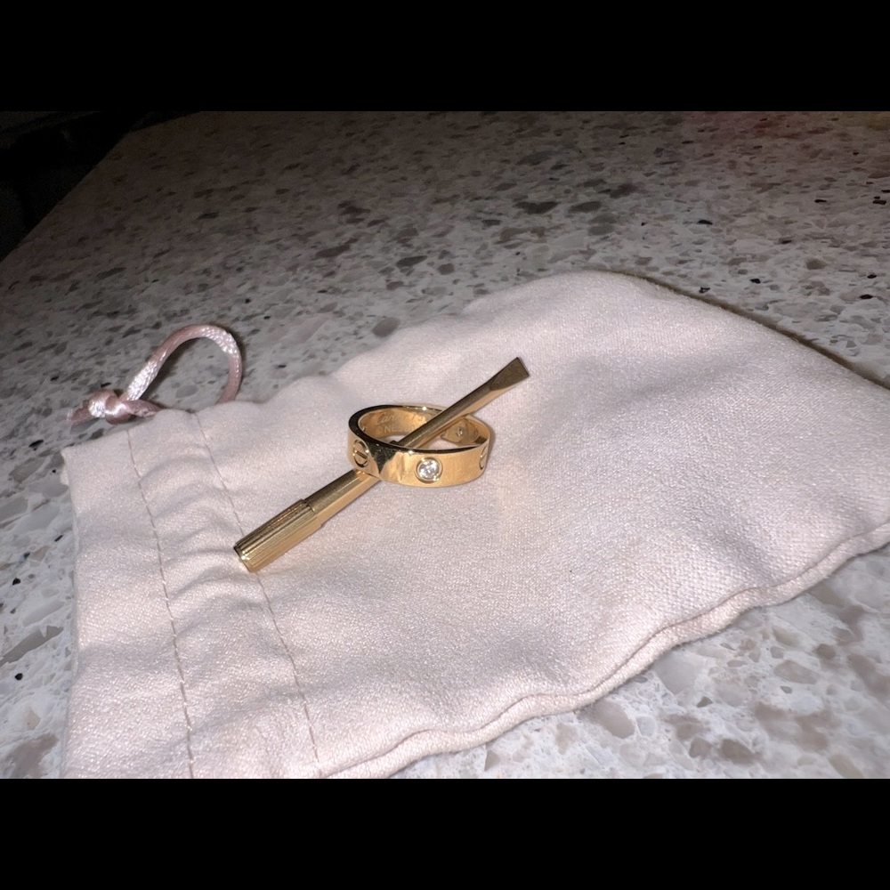 NEW Size 7 stainless steel gold plated love ring 😍